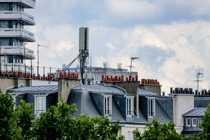 Antennes relais en milieu urbain — exposition aux ondes électromagnétiques
